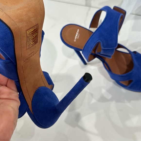 GIVENCHY
Electric Blue Suede Platform Ankle Wrap Shark Lock Sandals Size 8 - Picture 11 of 16
